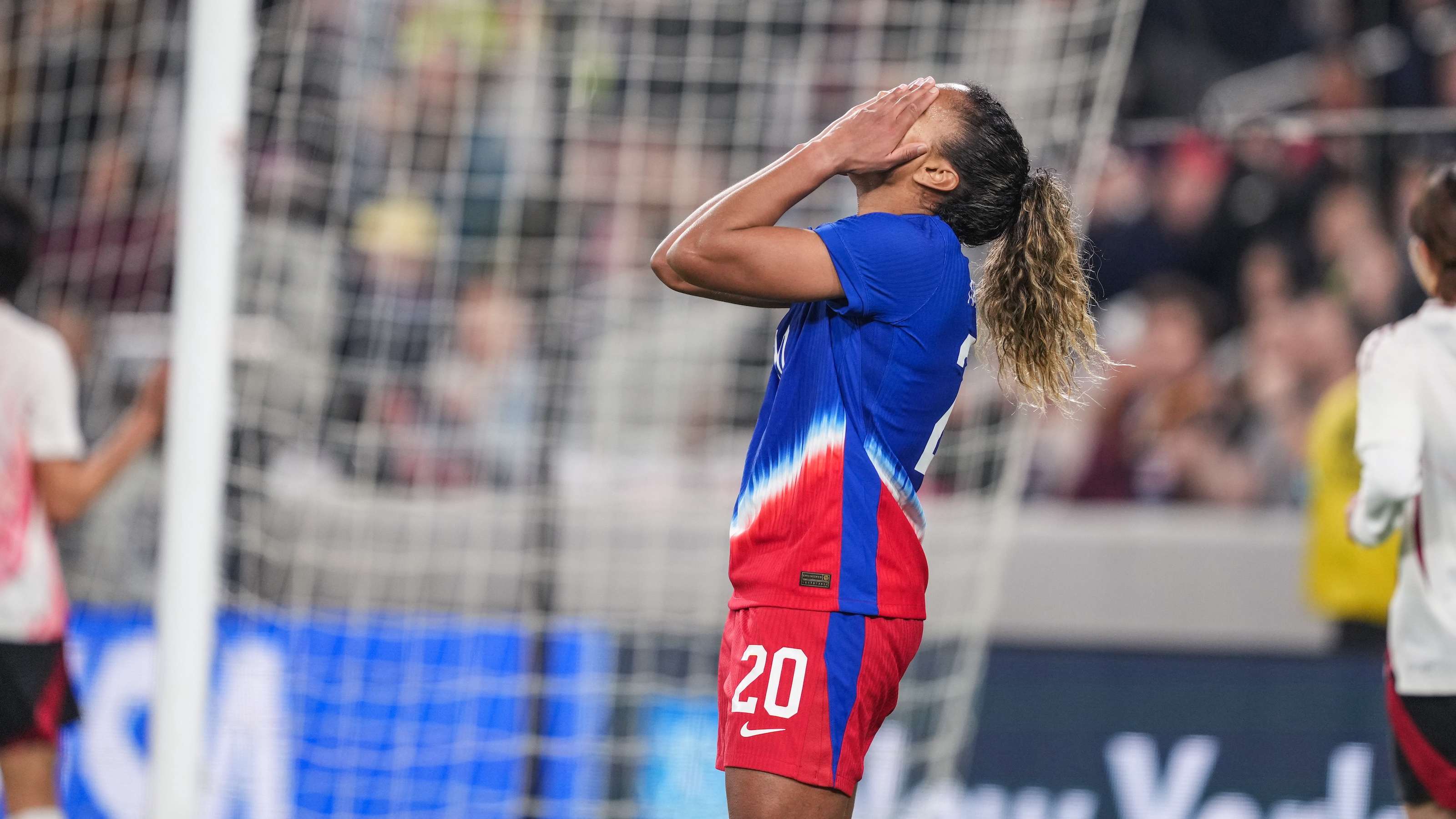 亚历山大 亚历山大